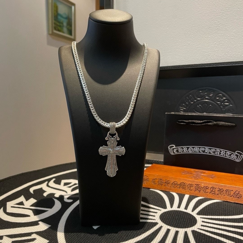Ch**me He**ts necklaces